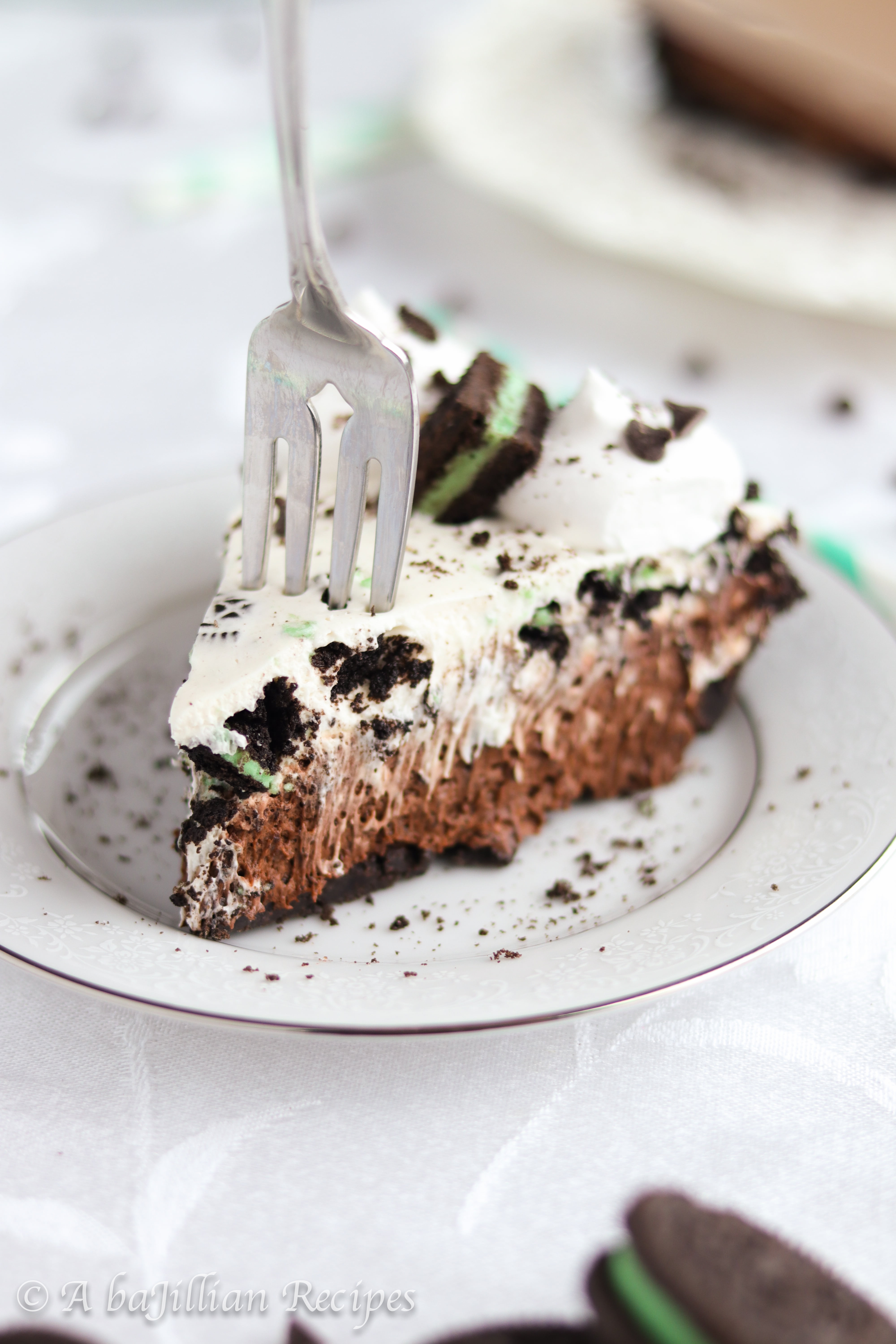 Mint Chocolate Oreo Pie | A baJillian Recipes-13